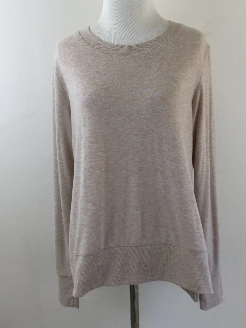 Alo Yoga Beige Long Sleeve Top s